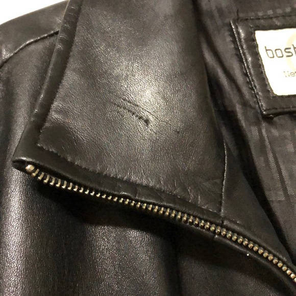 CLOSET CLEAN OUT. ACCEPTING ANY OFFER!
Men’s Bostonharbour leather jacket Medium - Picture 7 of 15